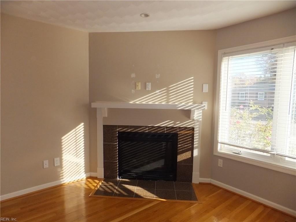 4420 Clyde St - Photo 3 of 46