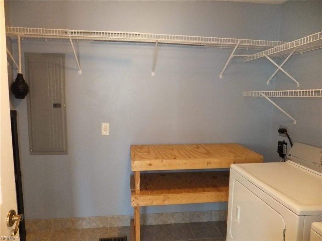 4420 Clyde St - Photo 7 of 46