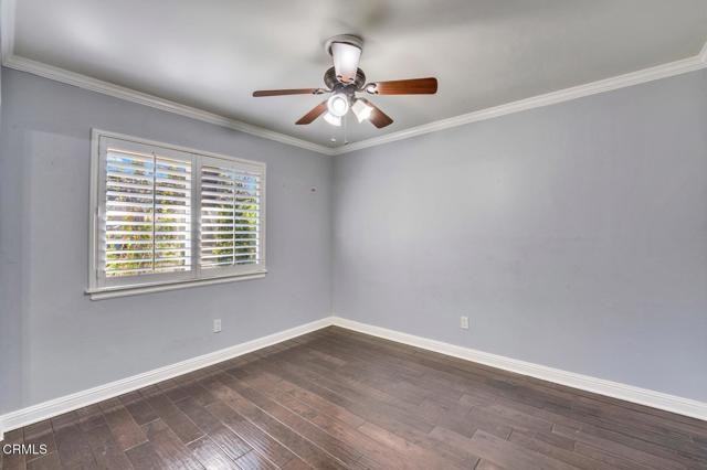 23363 Erwin St - Photo 3 of 8