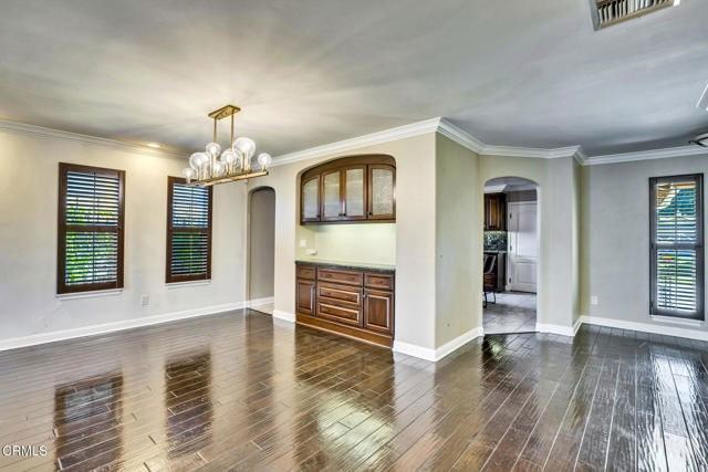 23363 Erwin St - Photo 6 of 8