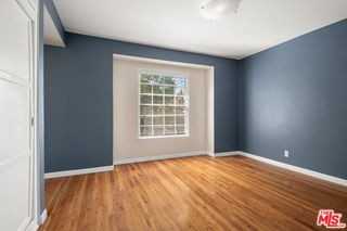 6218 Balcom Ave - Photo 4 of 8