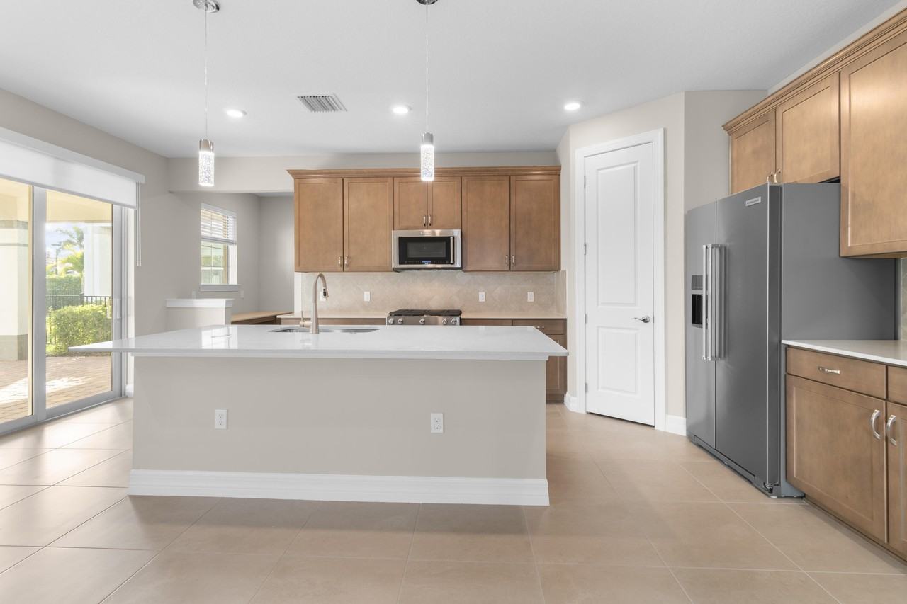 12546 Triumph Ln - Photo 4 of 20