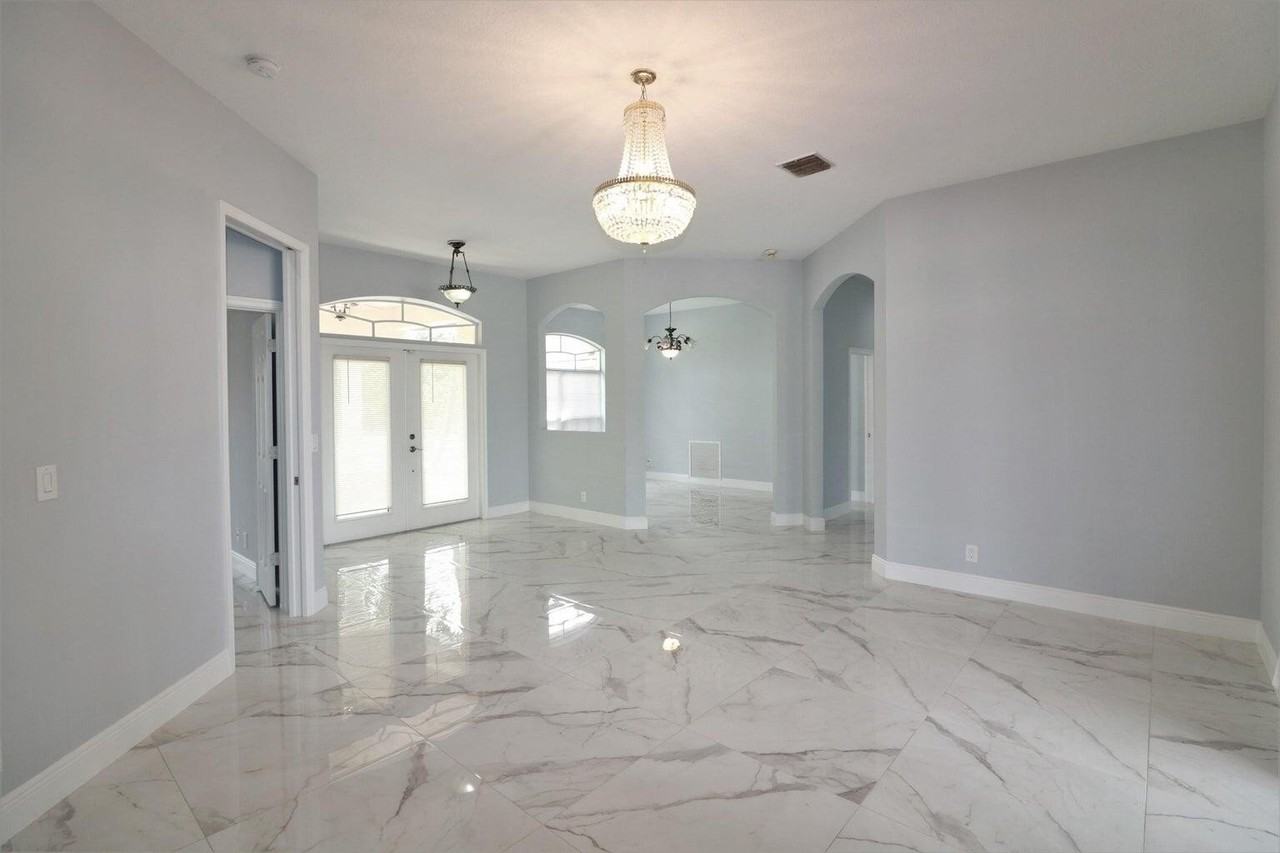 17547 32nd Ln N - Photo 2 of 13