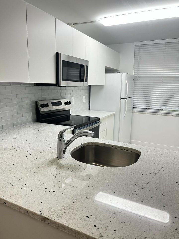 1252 S Military Trl #1411 - Photo 3 of 7