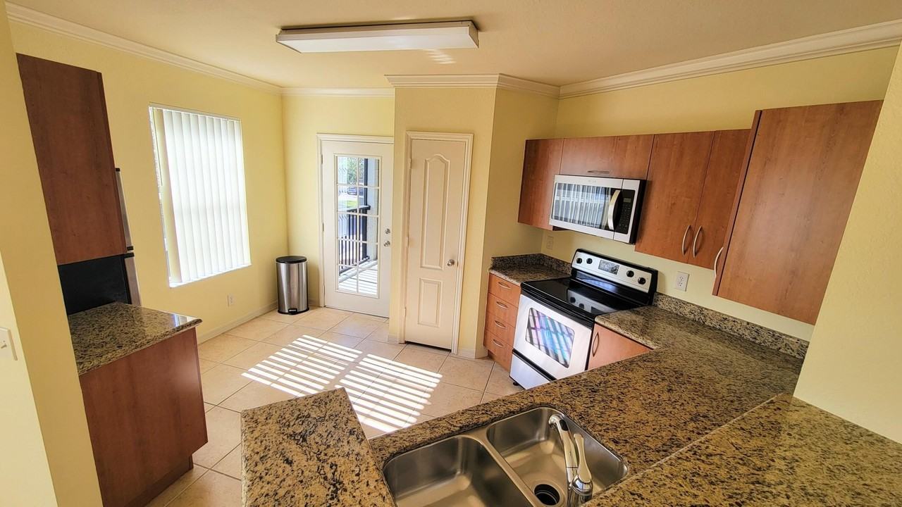 122 Sw Peacock Blvd #12-203 - Photo 5 of 27