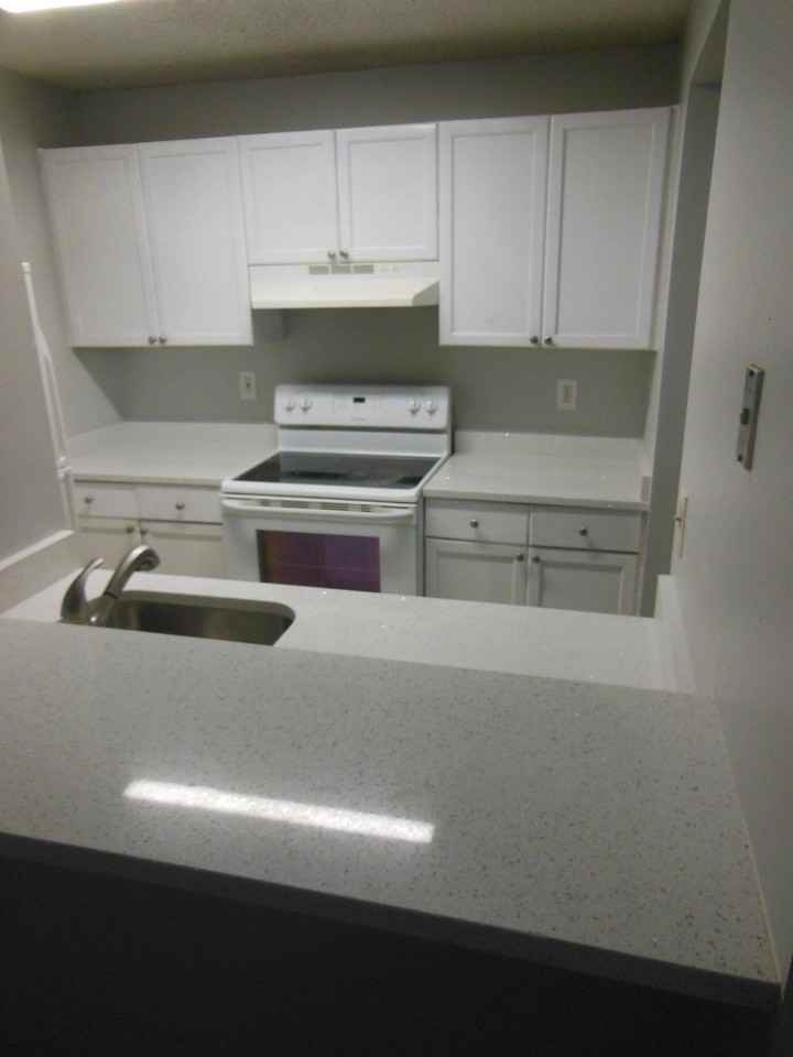 709 Meadows Cir - Photo 2 of 24