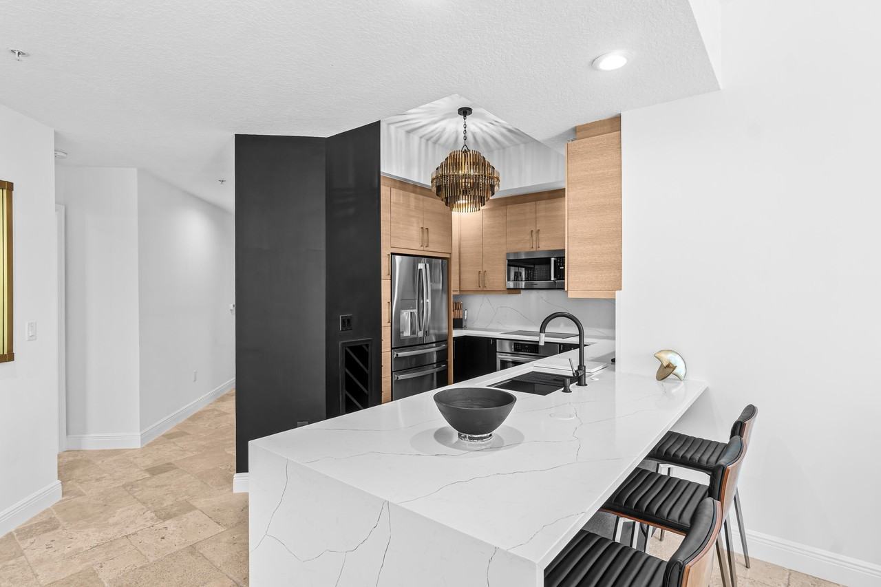 701 S Olive Ave #1204 - Photo 5 of 50