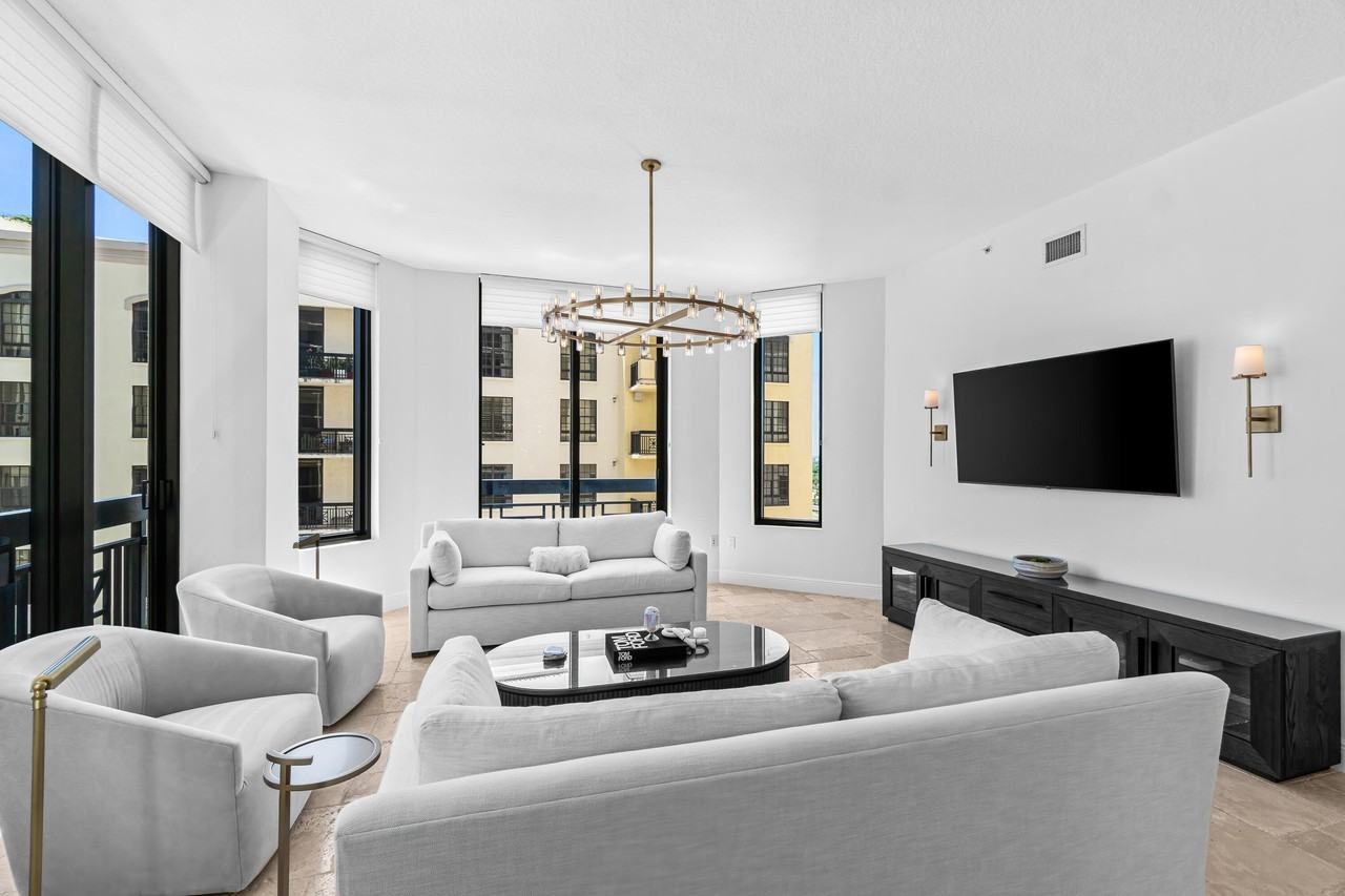 701 S Olive Ave #1204 - Photo 7 of 50