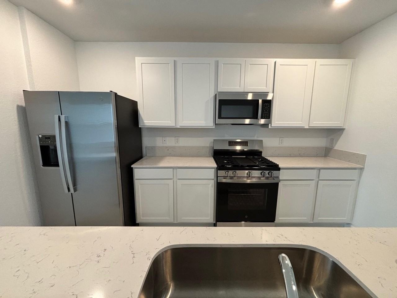 Nw Sweetwood Dr - Photo 7 of 29