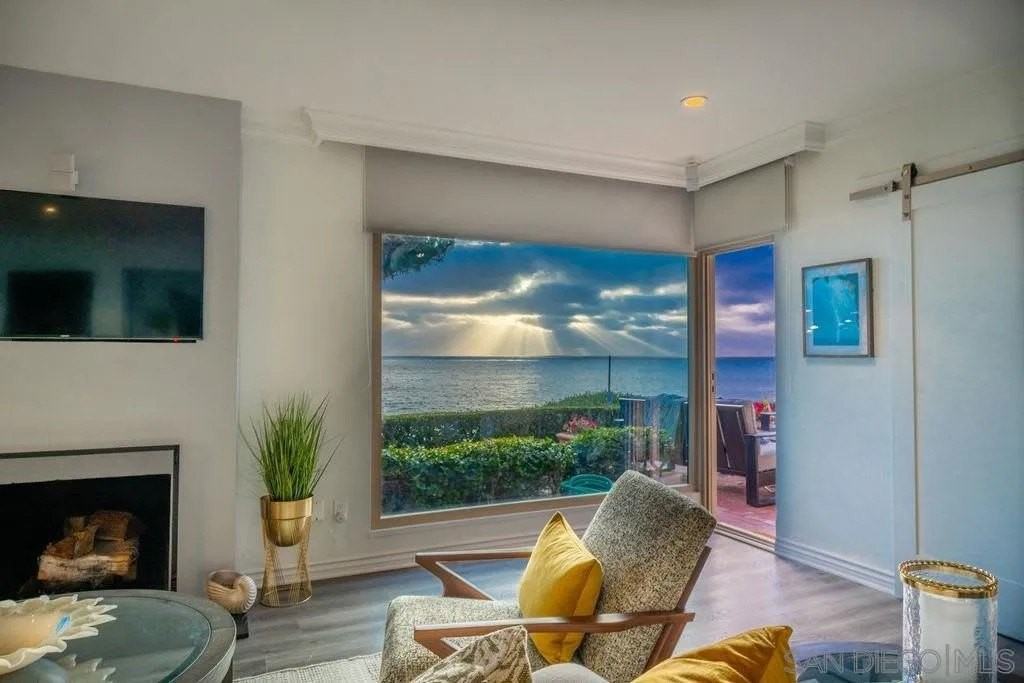 6529 Neptune Pl - Photo 5 of 24