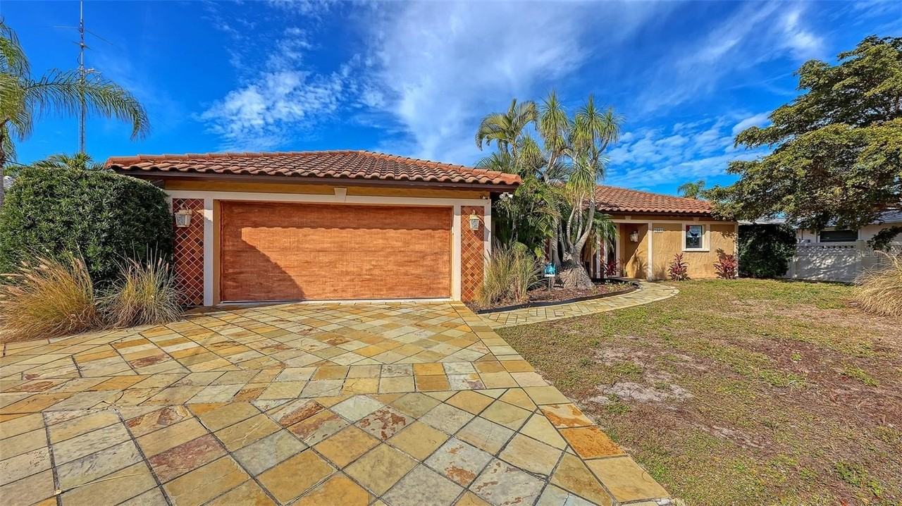 4216 99th St W - Photo 3 of 50