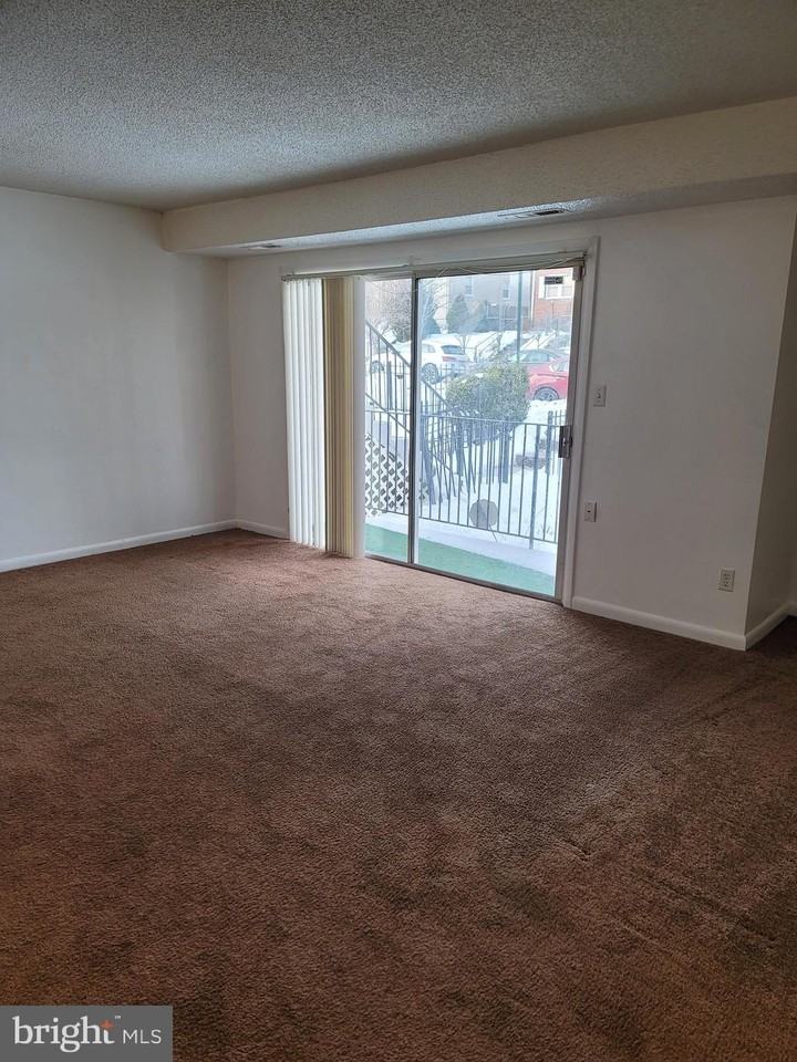 625 A CHESAPEAKE Street SE unit: 101 #101 - Photo 4 of 20