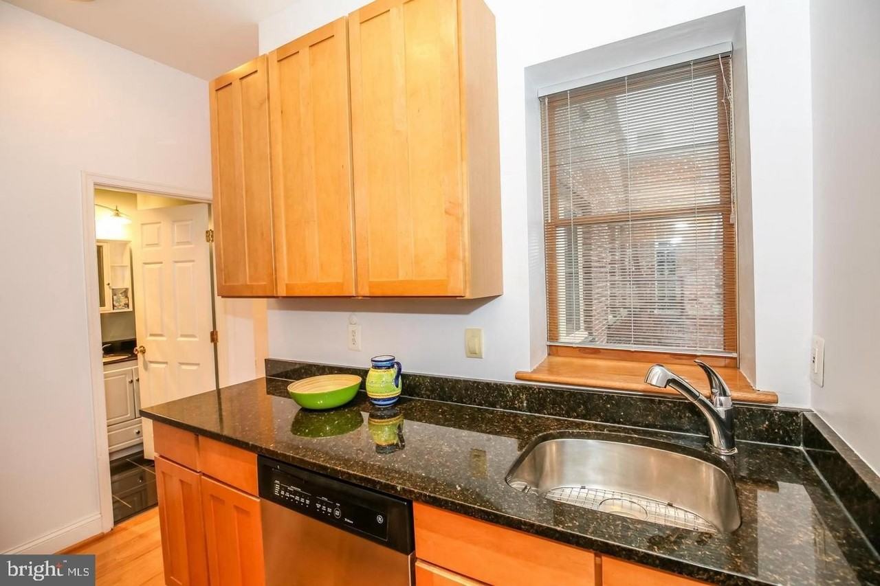 1427 Chapin St Nw Apt 301 #301 - Photo 7 of 14