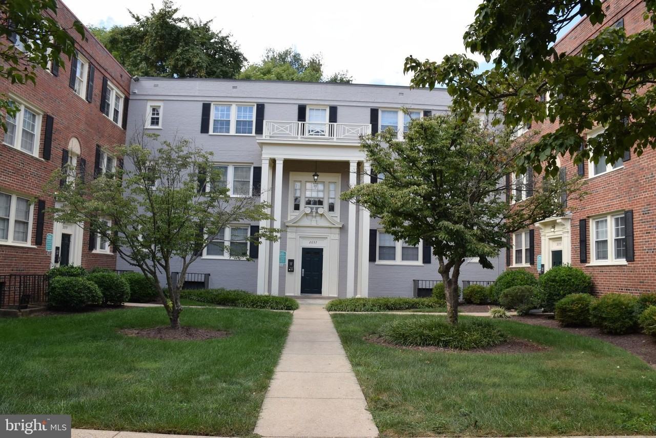 2057 38th St Se Apt 301 #301 - Photo 2 of 45