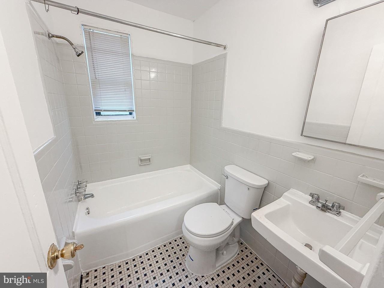 2100 Channing St Ne Apt 1b #1B - Photo 4 of 5