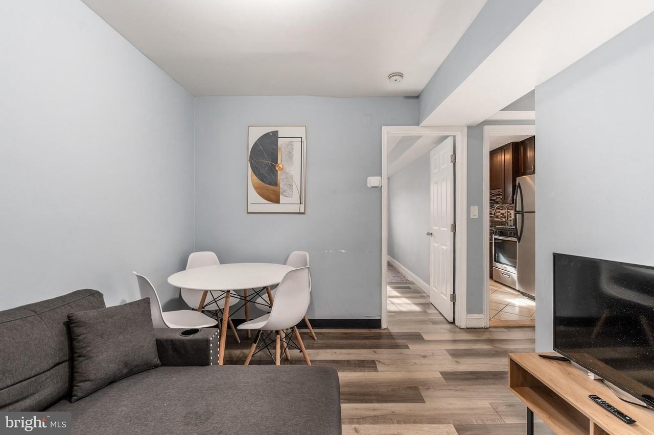 1619 Butler St Se Apt 3 #3 - Photo 3 of 19