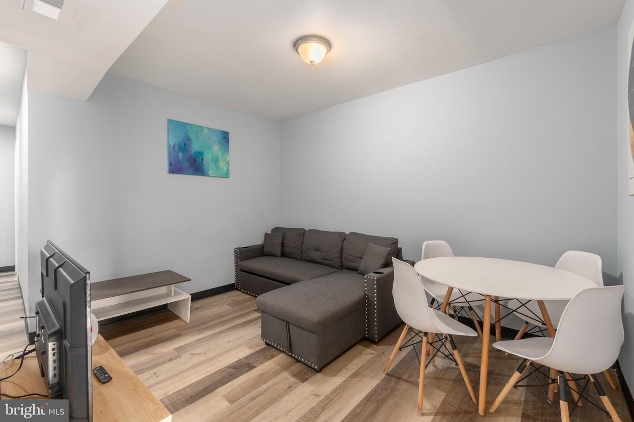 1619 Butler St Se Apt 3 #3 - Photo 4 of 19