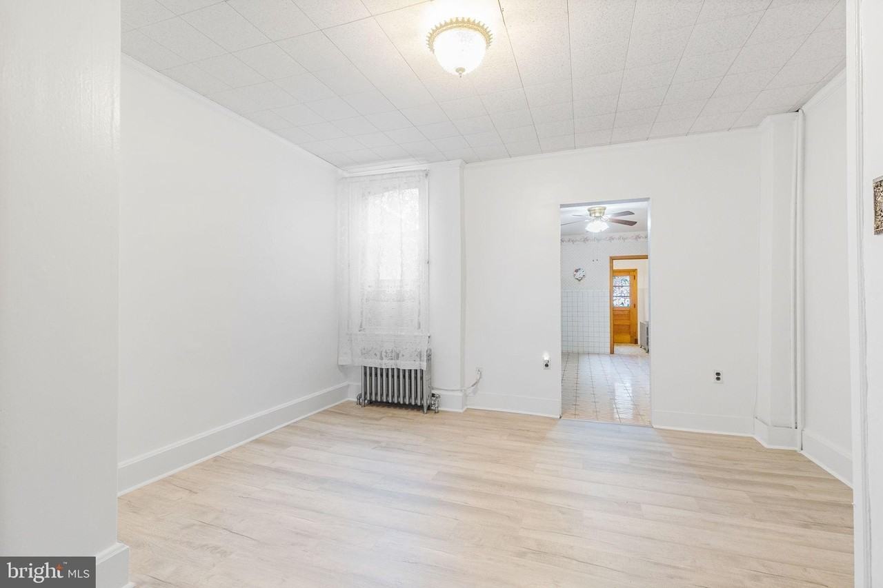 618 N Scott St - Photo 5 of 14