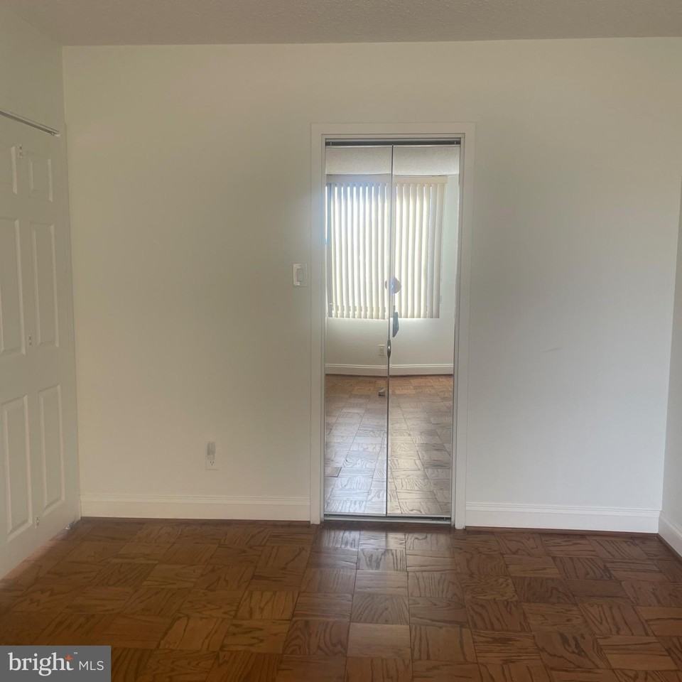 5225 Pooks Hill Rd #703N - Photo 6 of 50