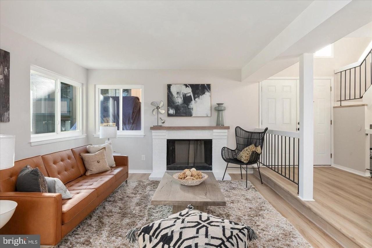 18473 Stone Hollow Dr