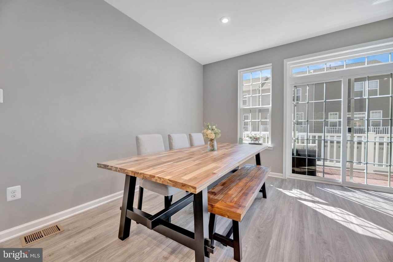 7204 Clagett Dr - Photo 5 of 20