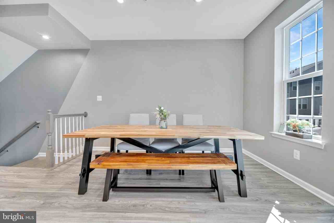 7204 Clagett Dr - Photo 6 of 20