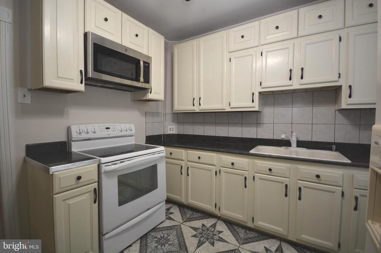 105 E North Ave - Photo 6 of 17