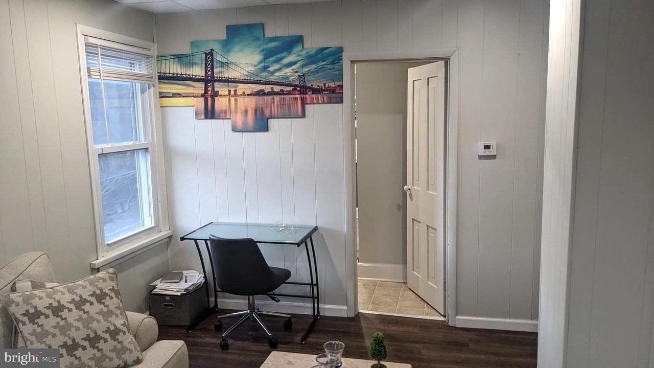 604 W Holly Ave Unit B #B - Photo 3 of 25