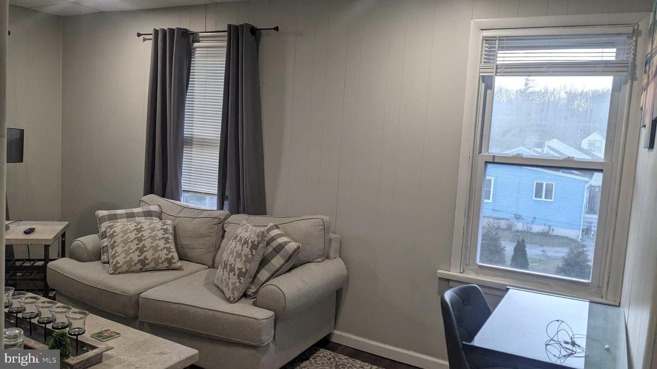 604 W Holly Ave Unit B #B - Photo 6 of 25