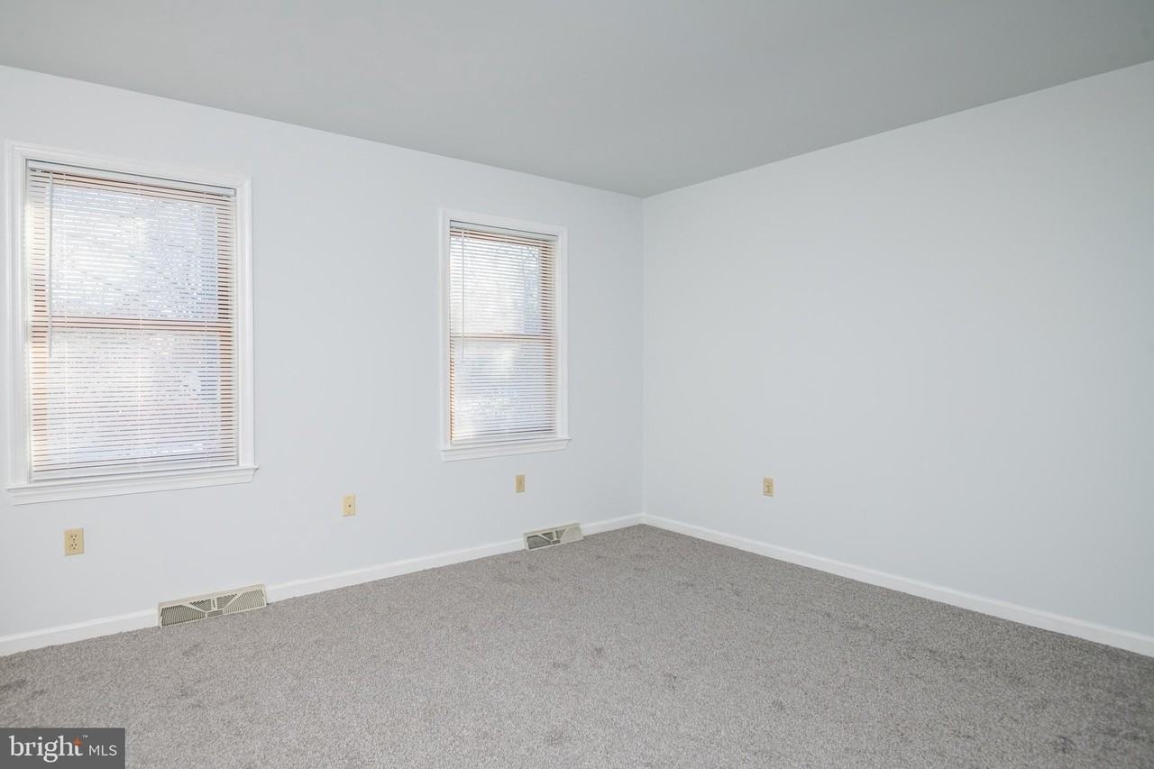 1957 Lincoln Ave - Photo 7 of 33