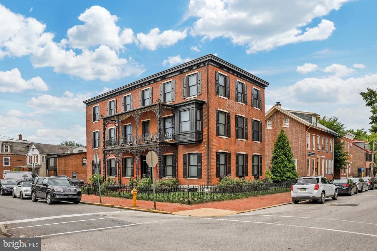 100 S Darlington St Apt A #A - Photo 2 of 20