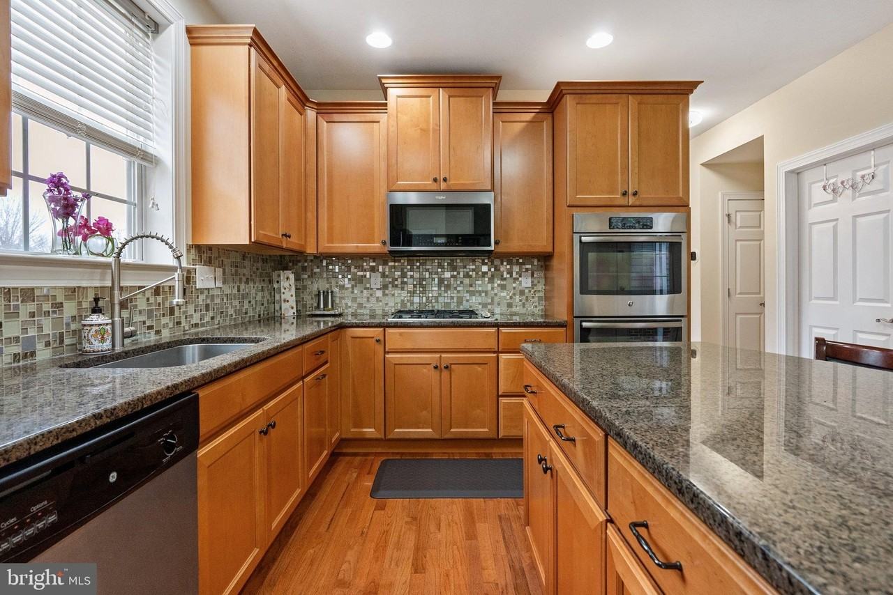 133 Shilling Ave - Photo 4 of 29