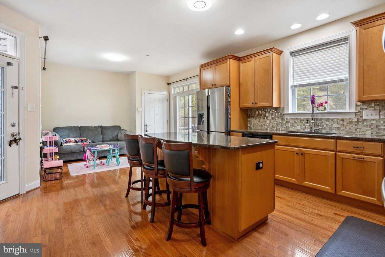 133 Shilling Ave - Photo 7 of 29