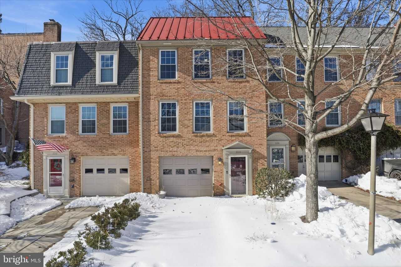 2314 Sanford St - Photo 3 of 40