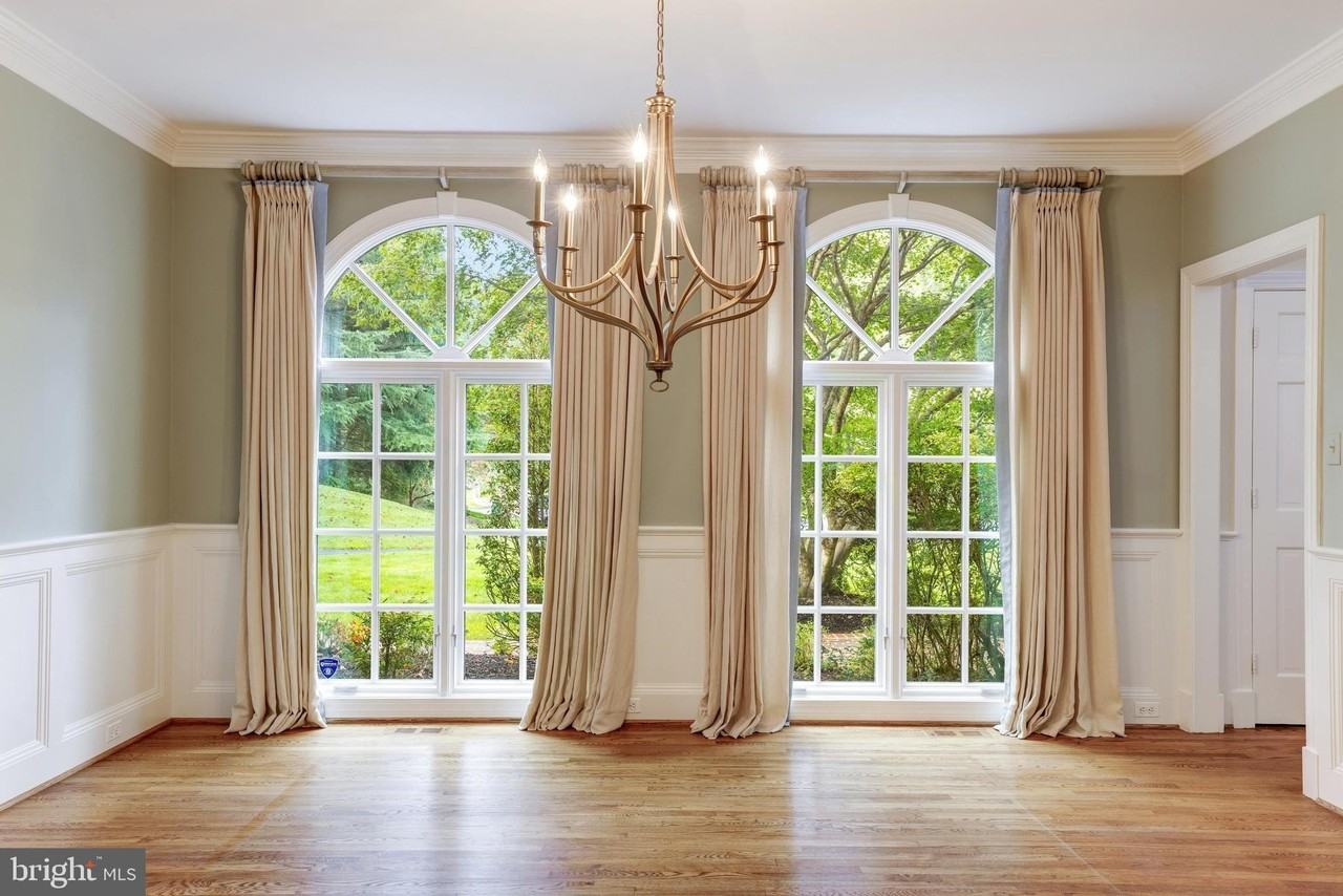 8001 Greenwich Woods Dr - Photo 4 of 34