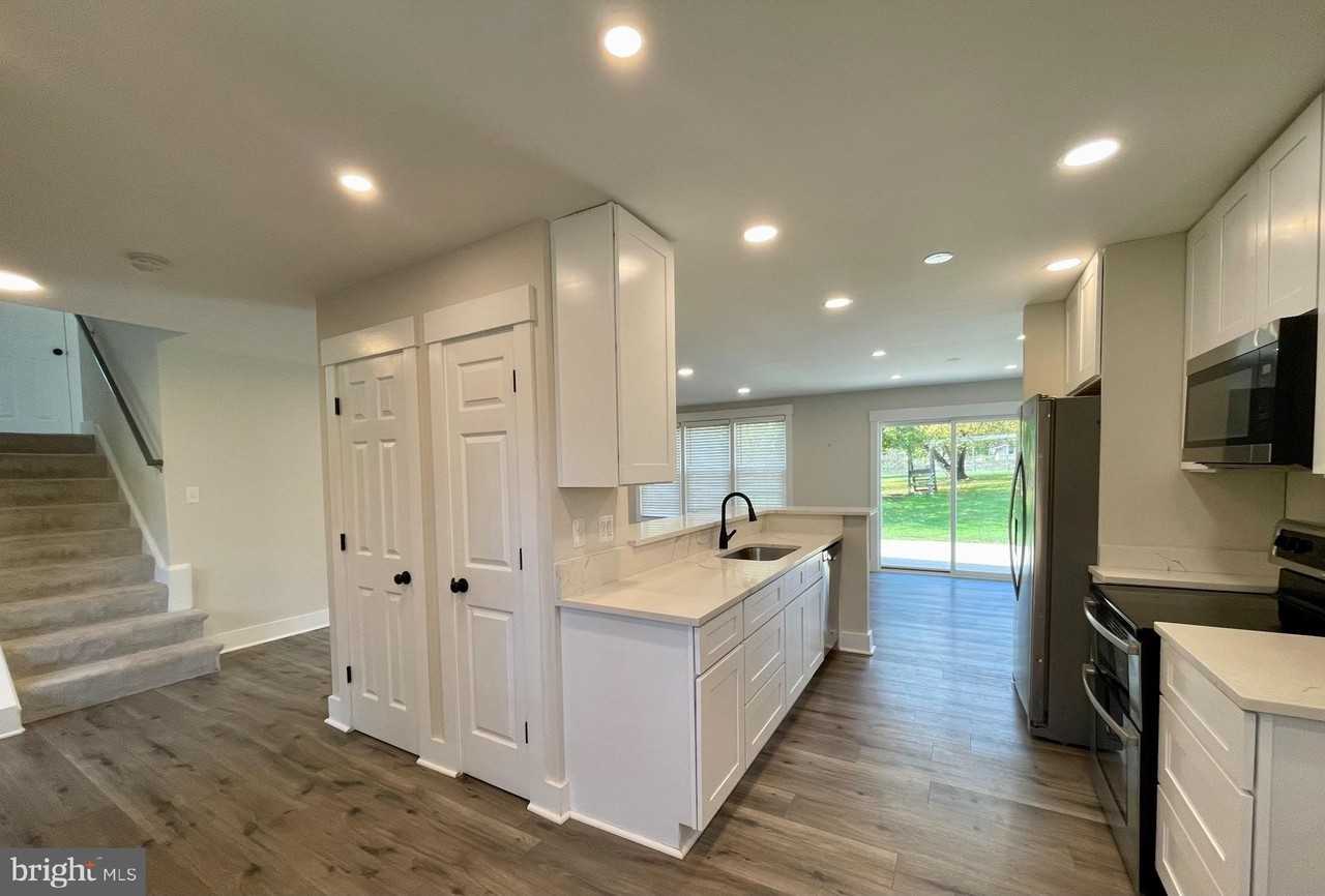 2504 Little River Rd - Photo 3 of 13