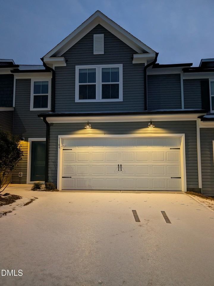 1109 Jensen Rd - Photo 2 of 40