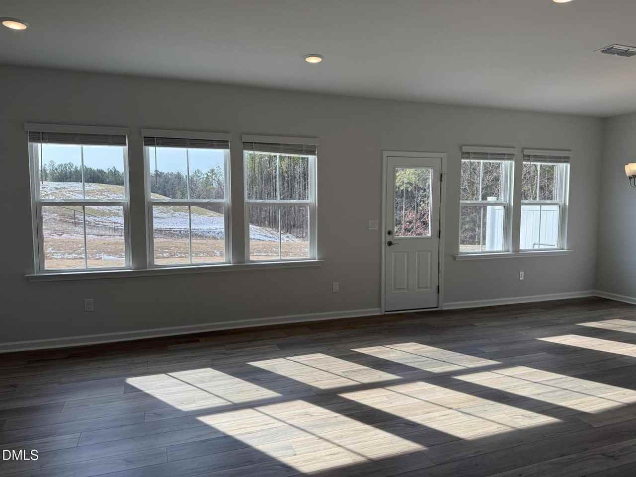 1109 Jensen Rd - Photo 3 of 40