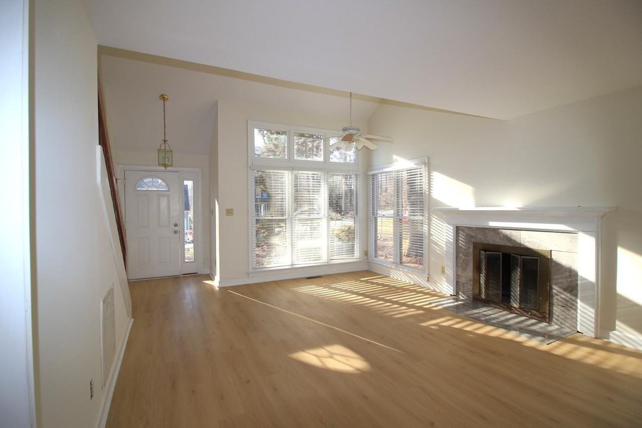 105 Keithwood Ln - Photo 4 of 22