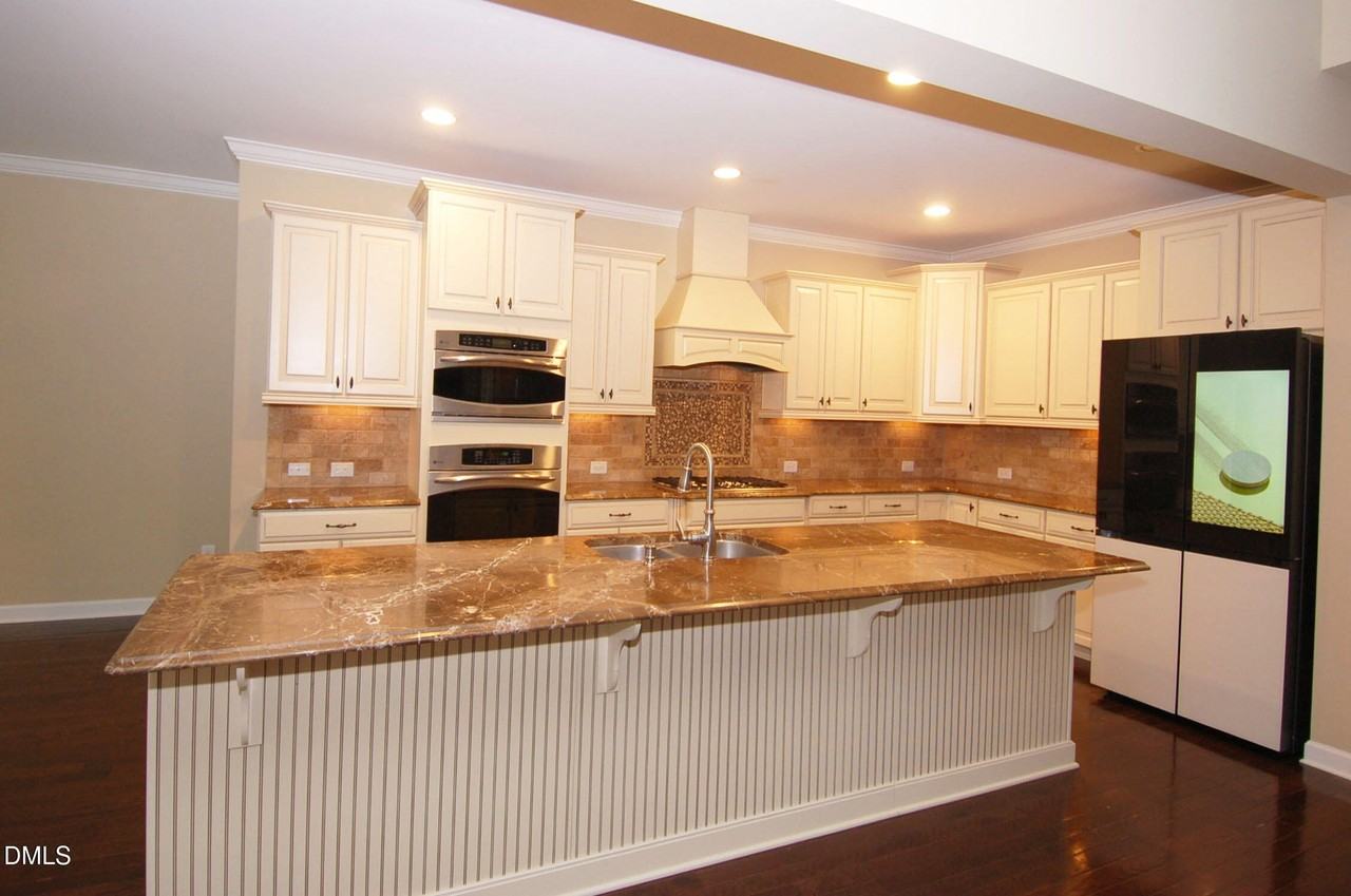 4832 Millens Bay Ct - Photo 3 of 31