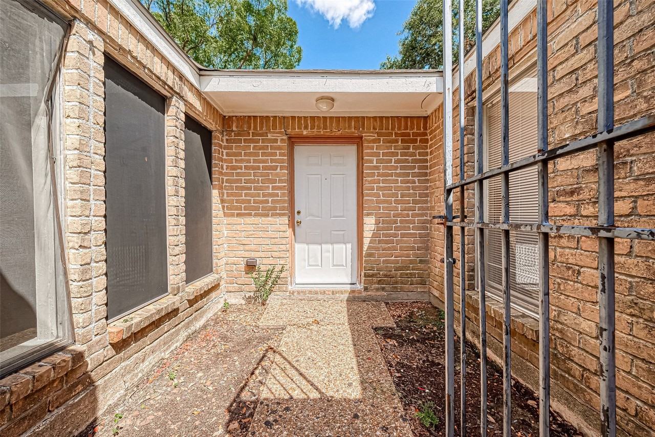 3103 Ashford Arbor Dr - Photo 4 of 46