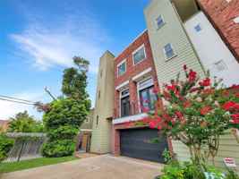 featured image of 321 E 20th St