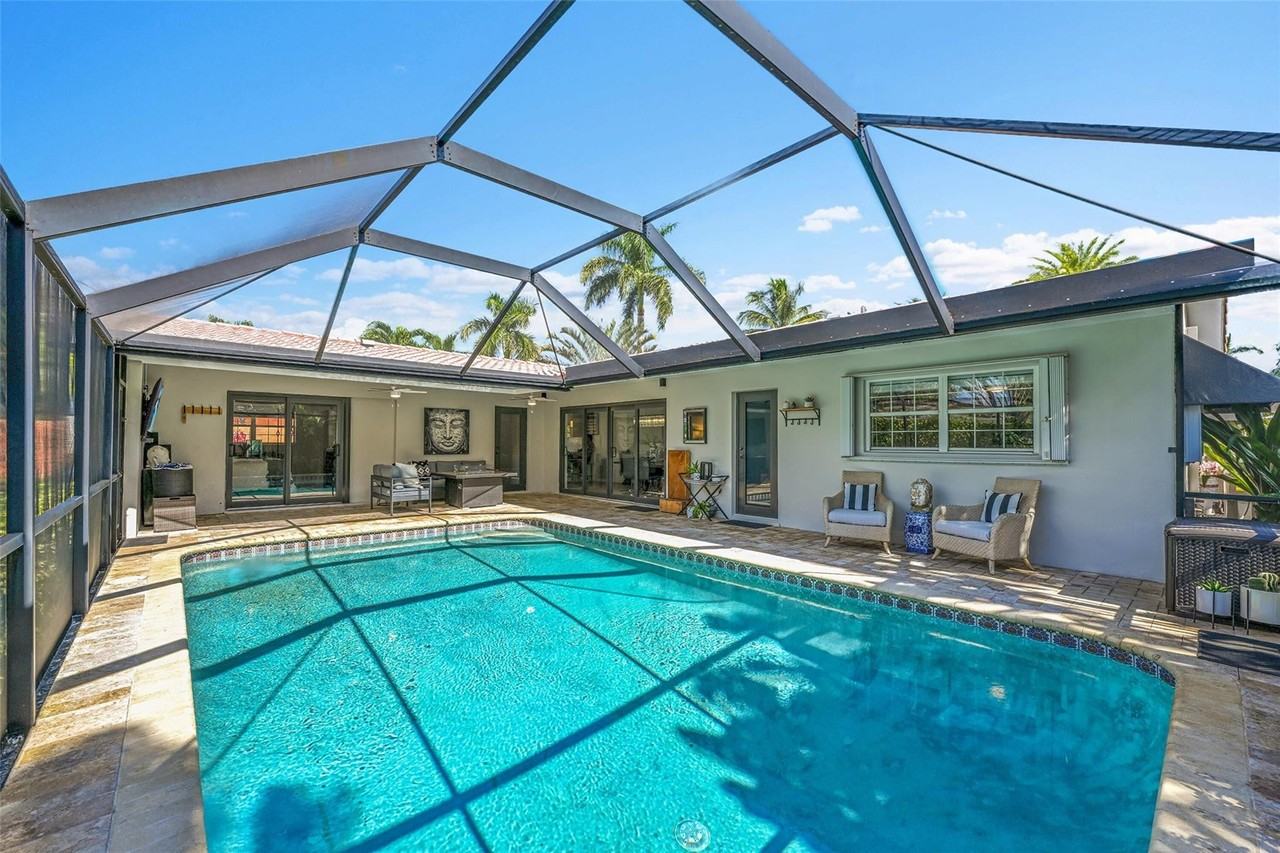 5281 Ne 19th Ave - Photo 2 of 25