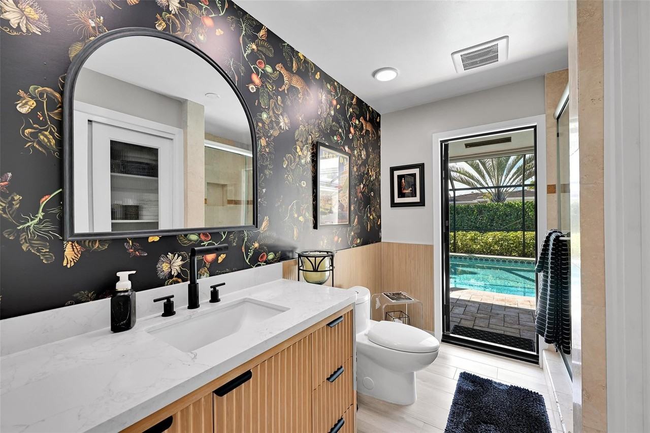 5281 Ne 19th Ave - Photo 5 of 25