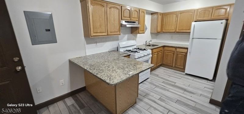 52 Irvine Turner Blvd ##4 - Photo 5 of 15