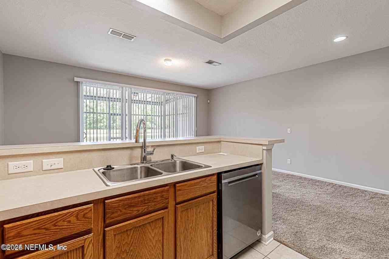 5784 Sandstone Way - Photo 4 of 15