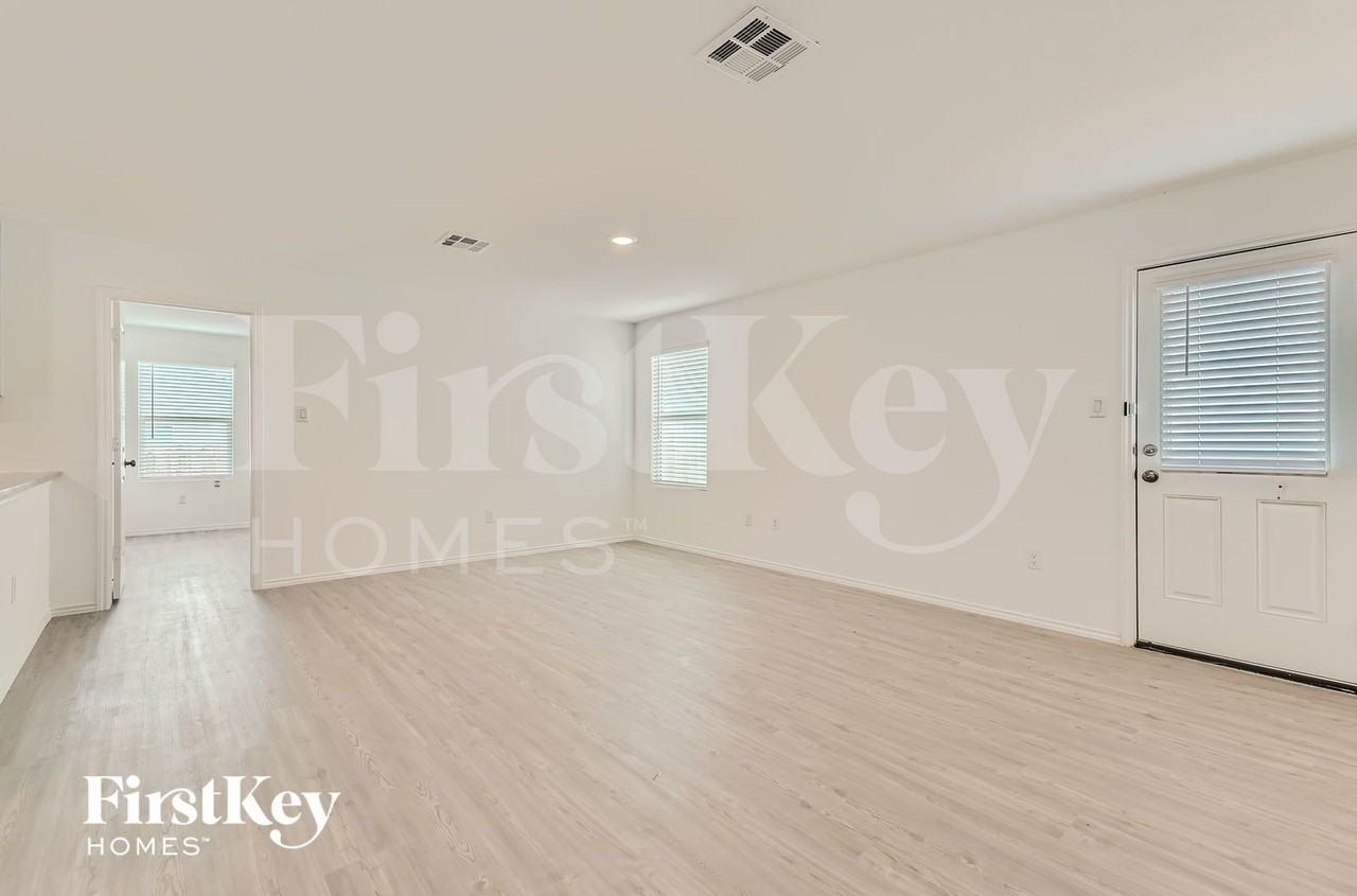 7262 Plow Run - Photo 7 of 28