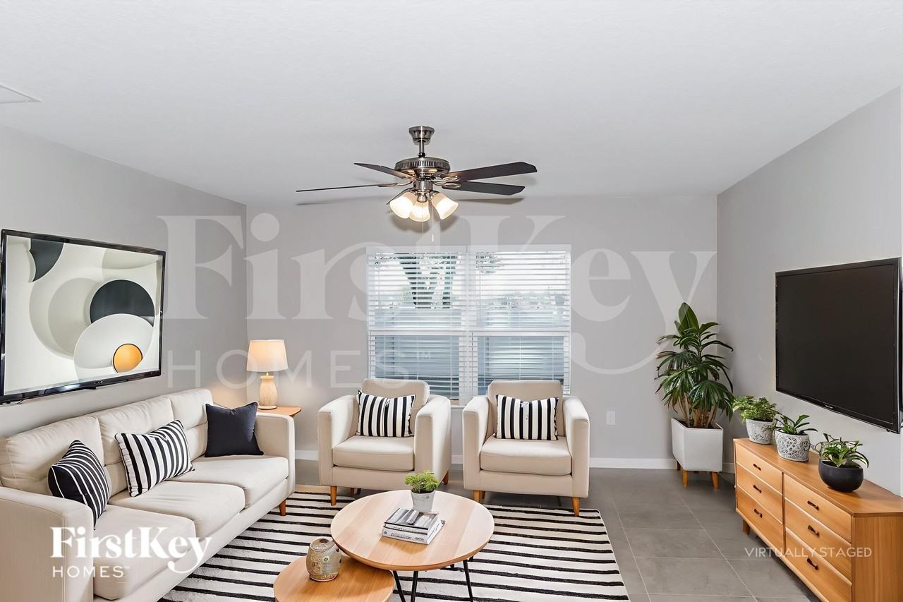 437 Earheart Dr - Photo 4 of 18