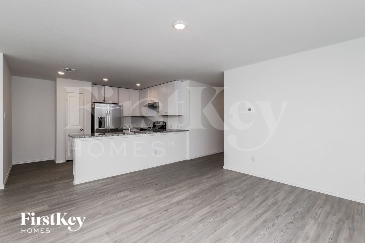 5402 Basil Chase - Photo 6 of 15