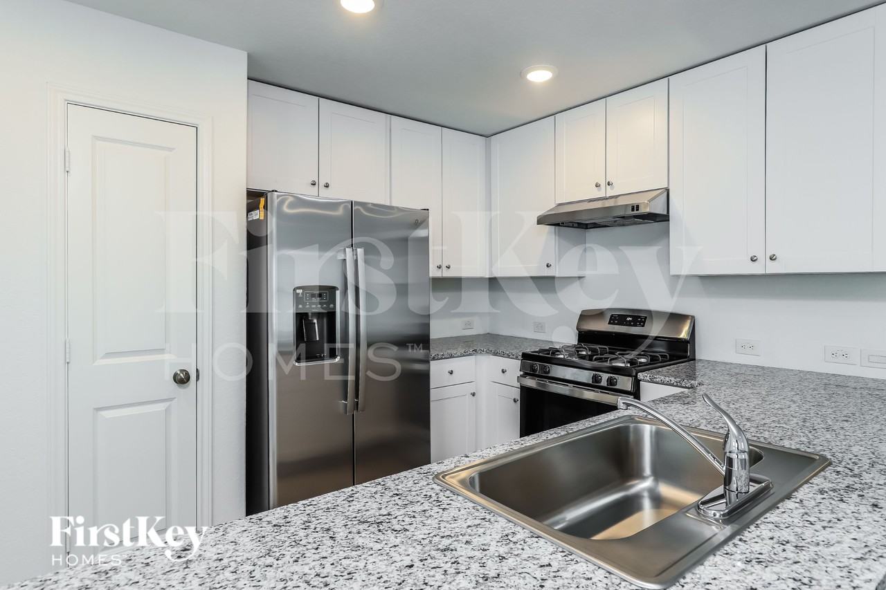 5402 Basil Chase - Photo 7 of 15